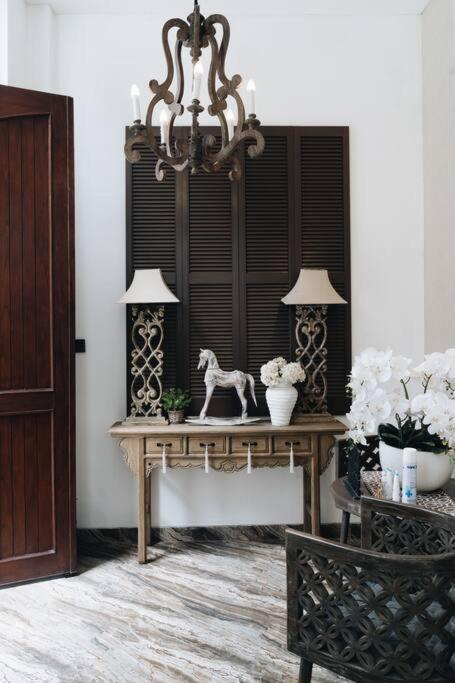 Luxurious 3br Muzo With Pool By Azure Near W Villa