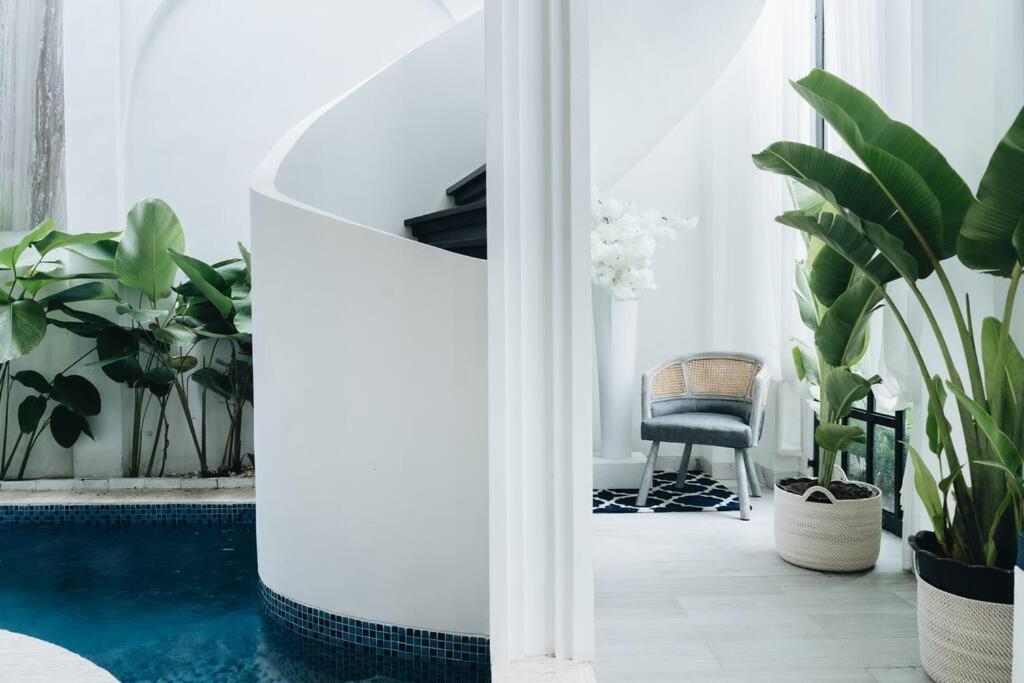 Villa Luxurious 3br Muzo With Pool By Azure Near W *