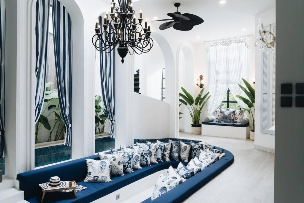 Luxurious 3br Muzo With Pool By Azure Near W Villa *