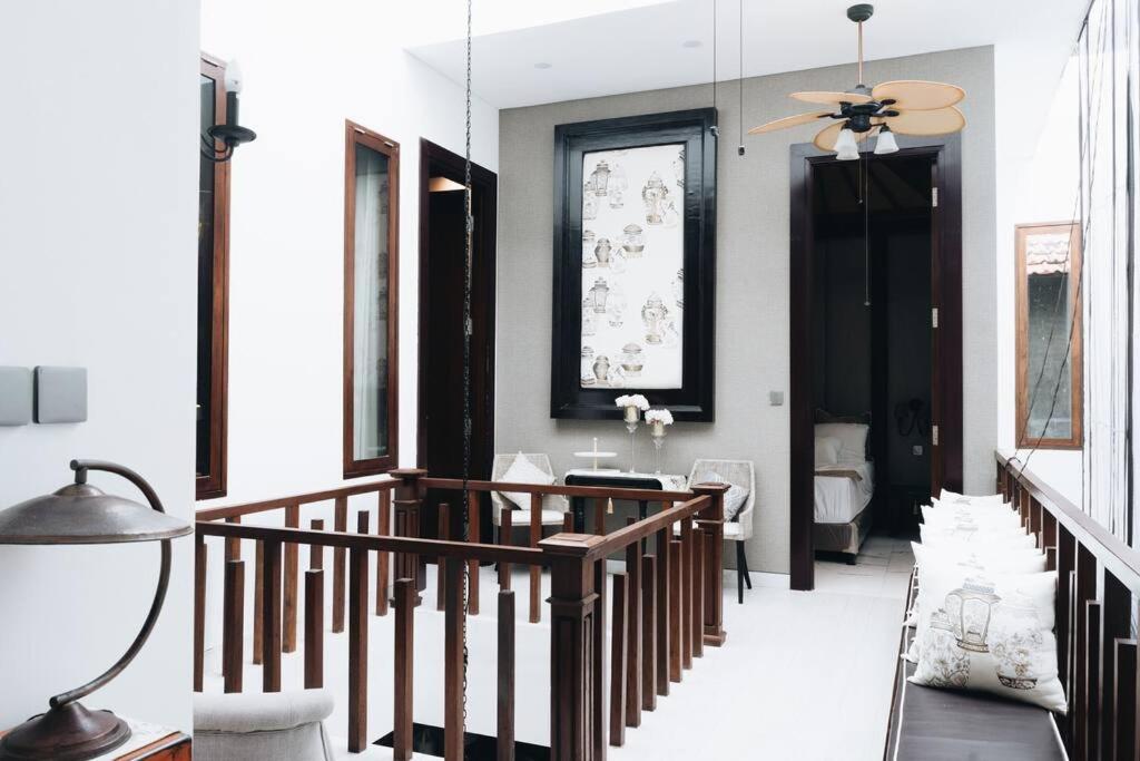 Luxurious 3br Muzo With Pool By Azure Near W